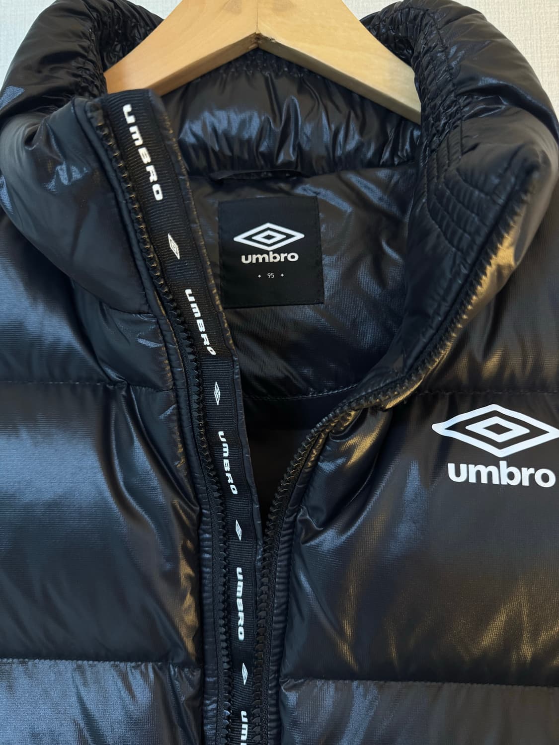 [95]엄브로 덕다운 패딩 조끼 블랙 상품이미지4