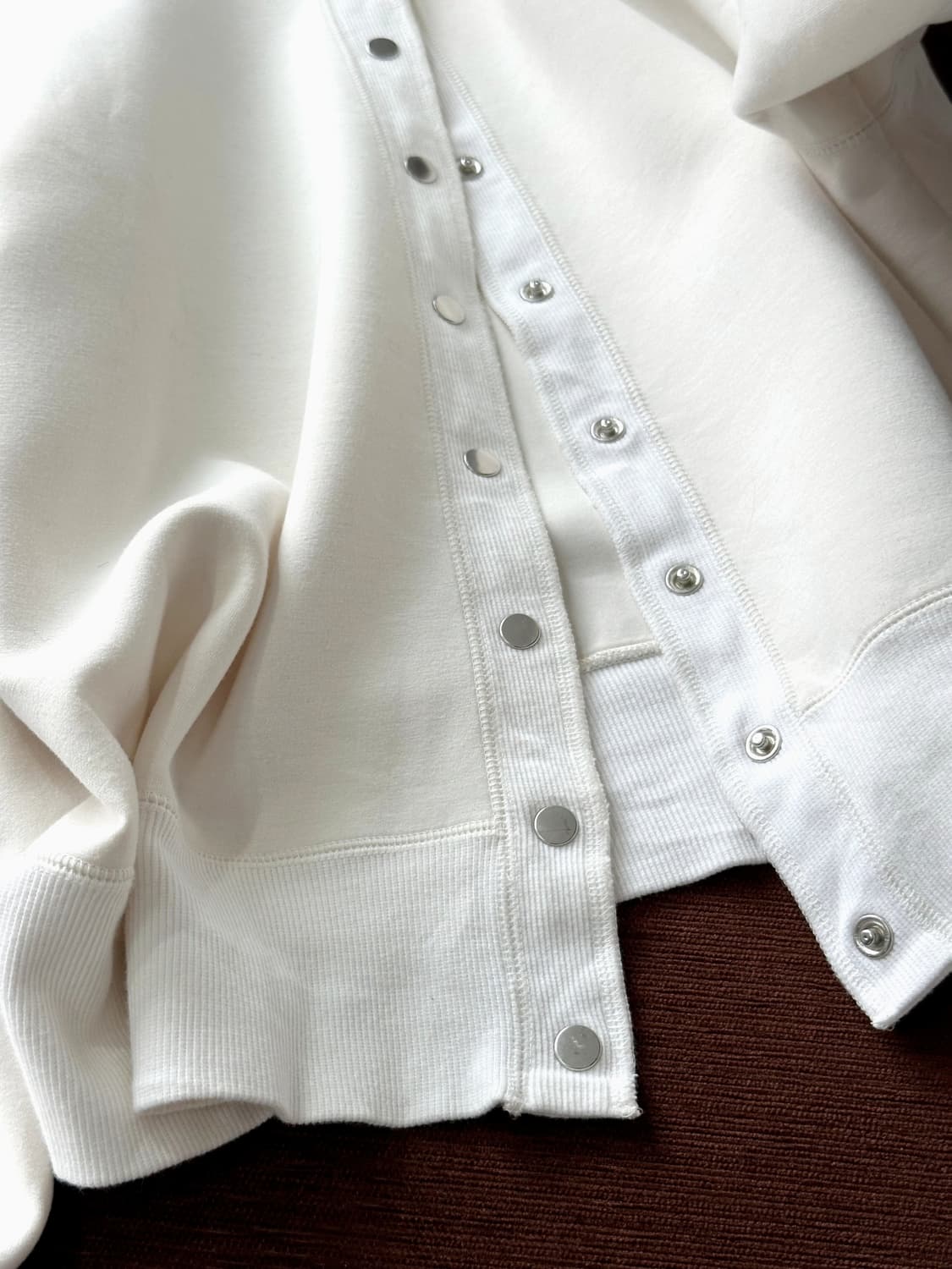 Poly rayon crew neck cropped cardigan 상품이미지3