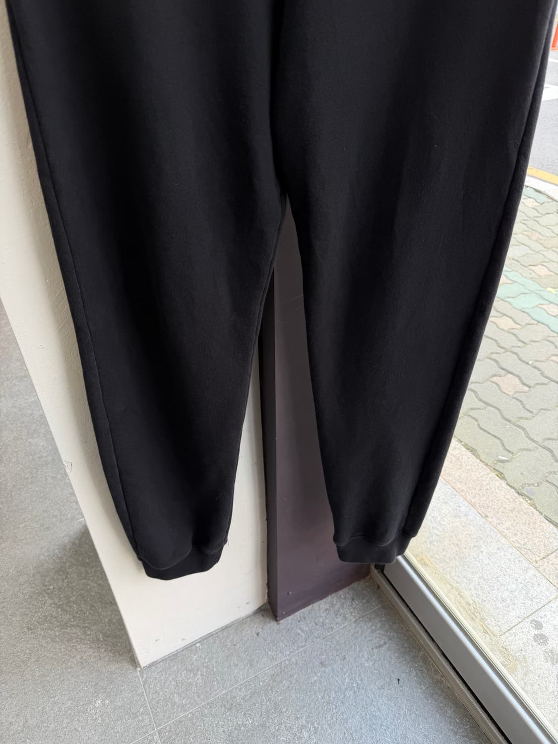 L/ 오프화이트 19FW 그라디언트 애로우 기모 스웻팬츠 상품이미지4