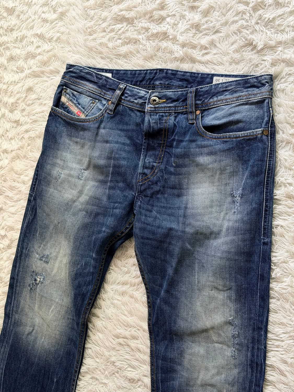 [DIESEL] 디젤 NEW-FANKER 레귤러 슬림 부트컷 데님 상품이미지1