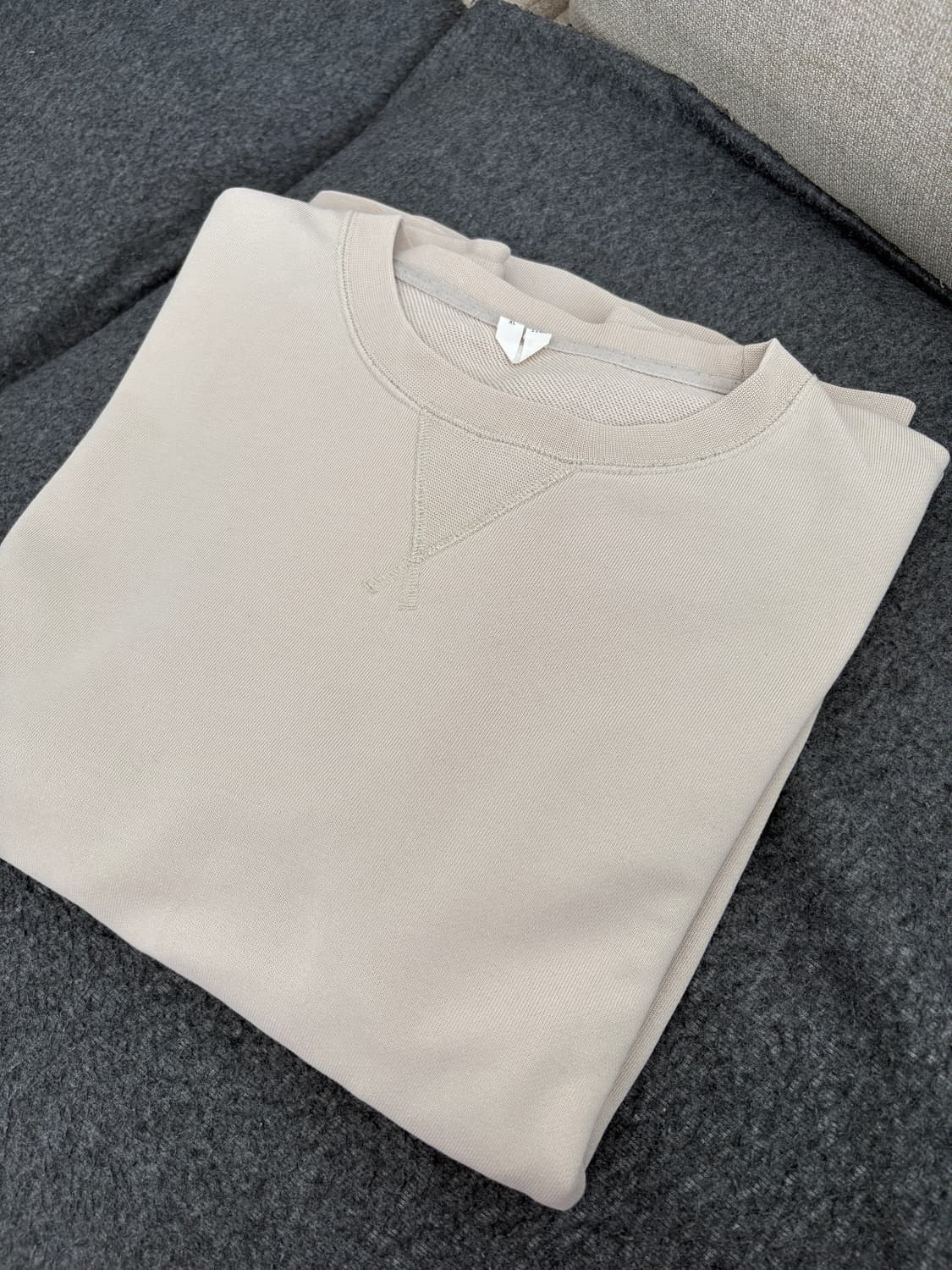 아르켓 베이지 맨투맨 티셔츠  상품이미지7