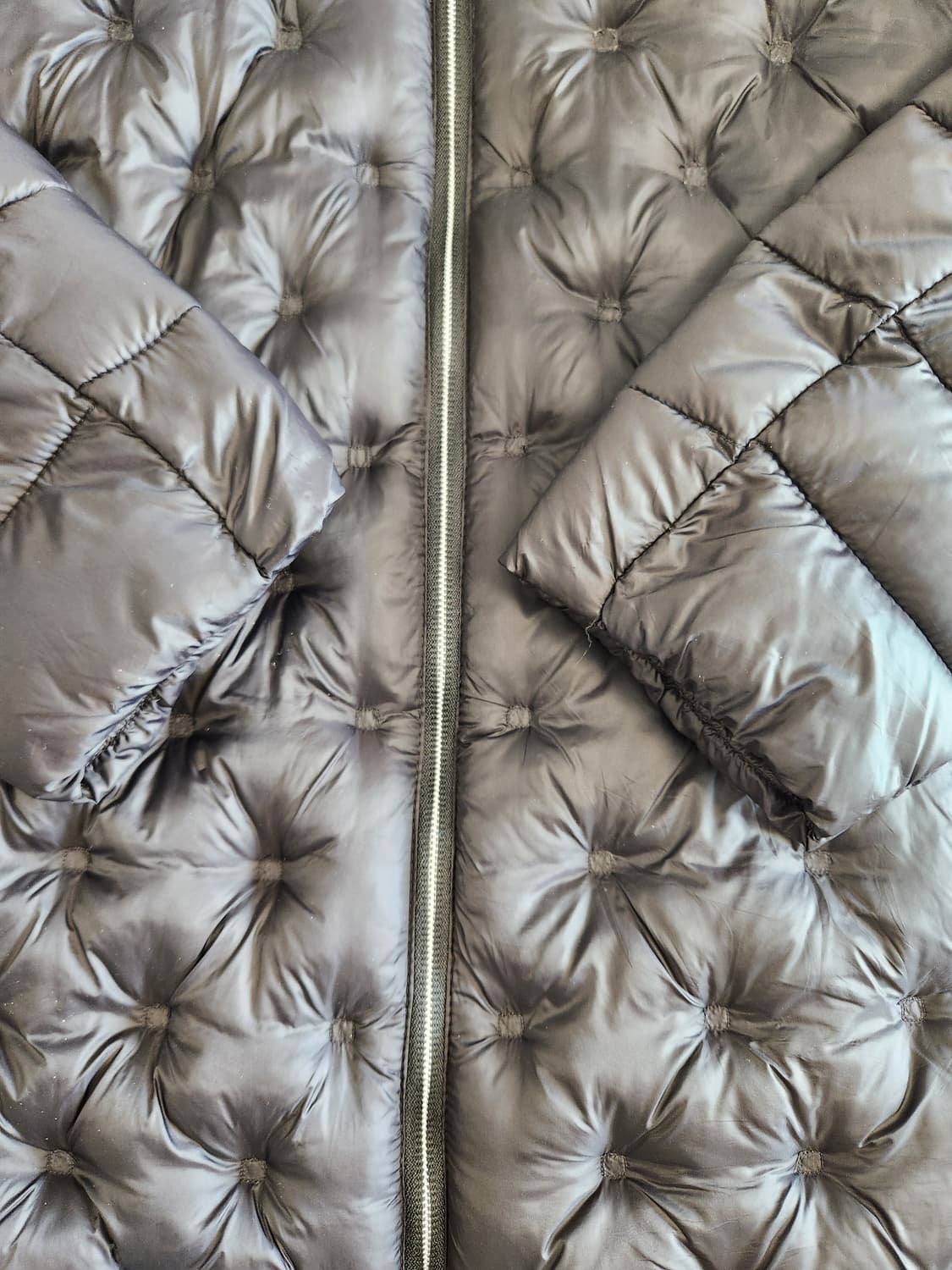 새상품급)여성 경량패딩 사이즈100(L)

여러 중고사이트에도 같이 판매 상품이미지2