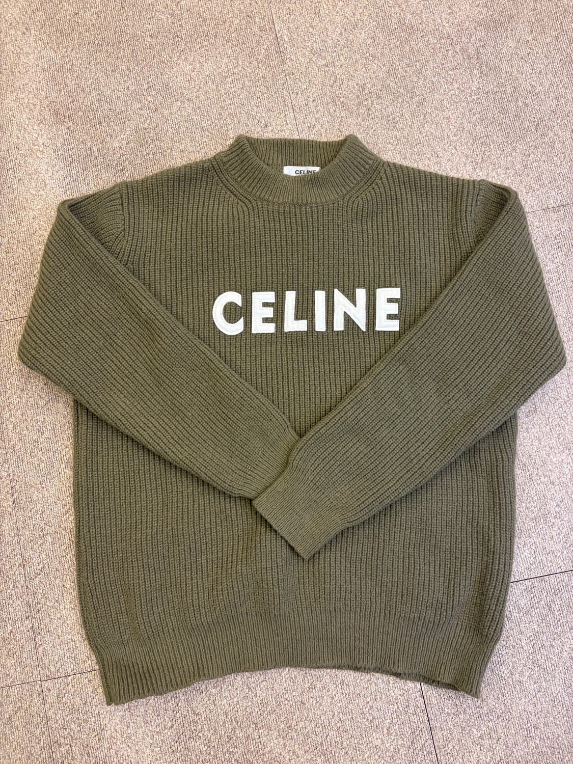 셀린느 카키 짭니트 상품이미지1