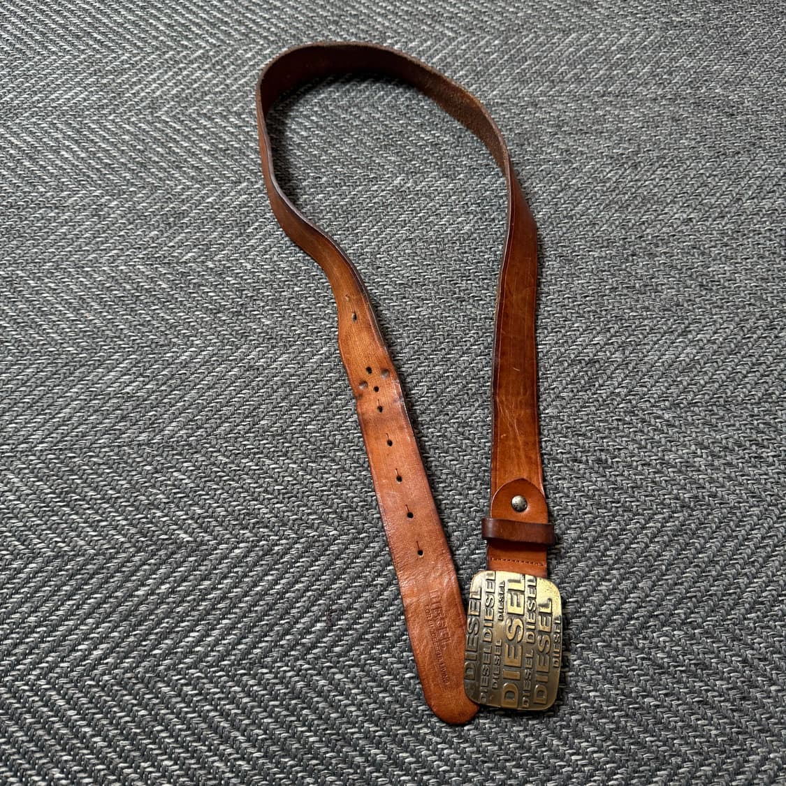 디젤 남성 모노그램 버클 벨트 브라운 럭셔리 스타일리시 상품이미지4