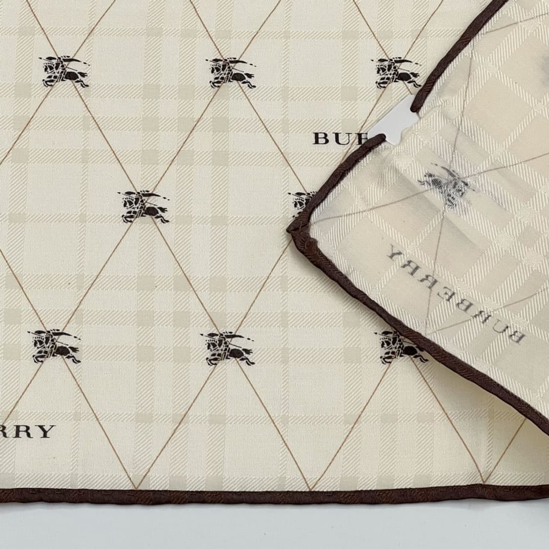 (새상품) burberry/ 버버리 실크 쁘띠스카프 손수건 상품이미지5