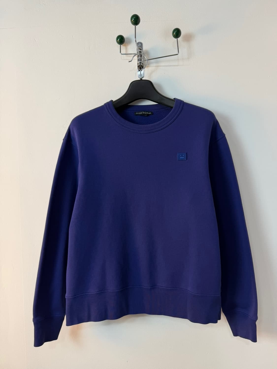 아크네 스튜디오 페이스 로고 맨투맨 스웻셔츠 상품이미지1