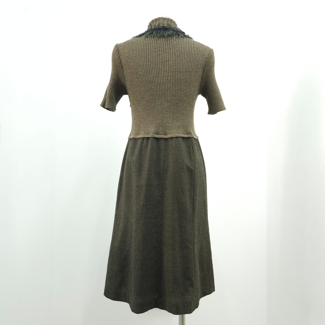 카키 울 실크혼방 골지니트 플레어 원피스 상품이미지2