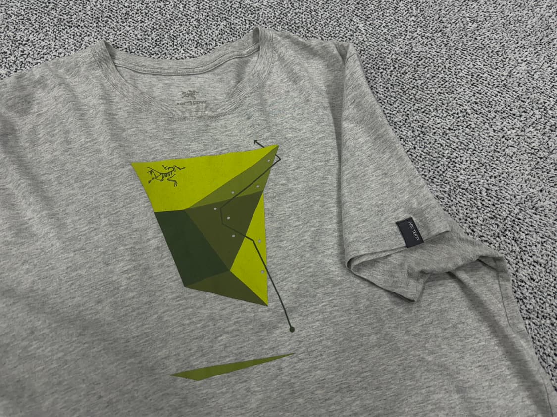 아크테릭스 로고 반팔티 상품이미지2