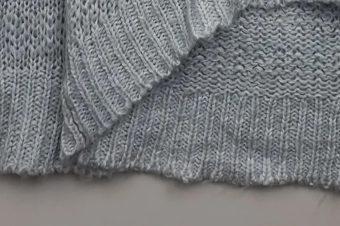 ikka  라이트 블루 펀칭 니트  상품이미지6