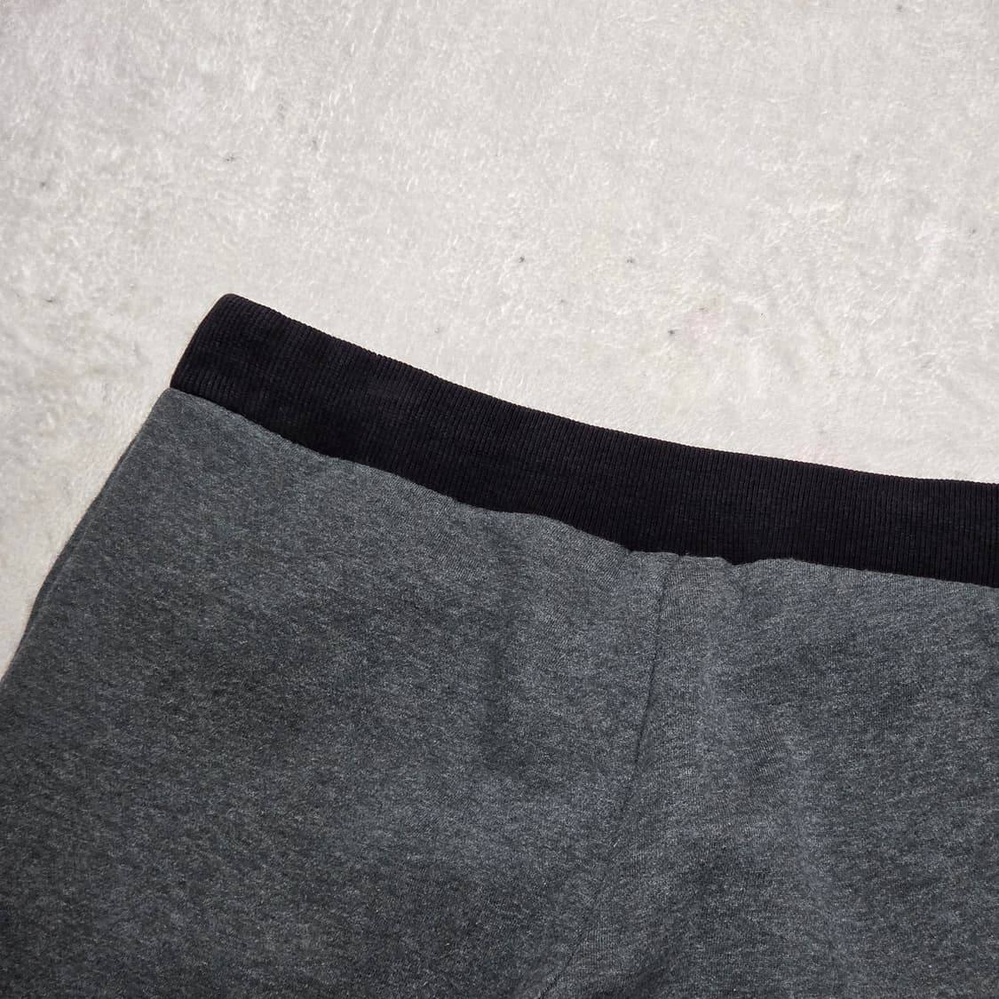 아디다스 로고 큐빅 챠콜 조거팬츠 상품이미지5