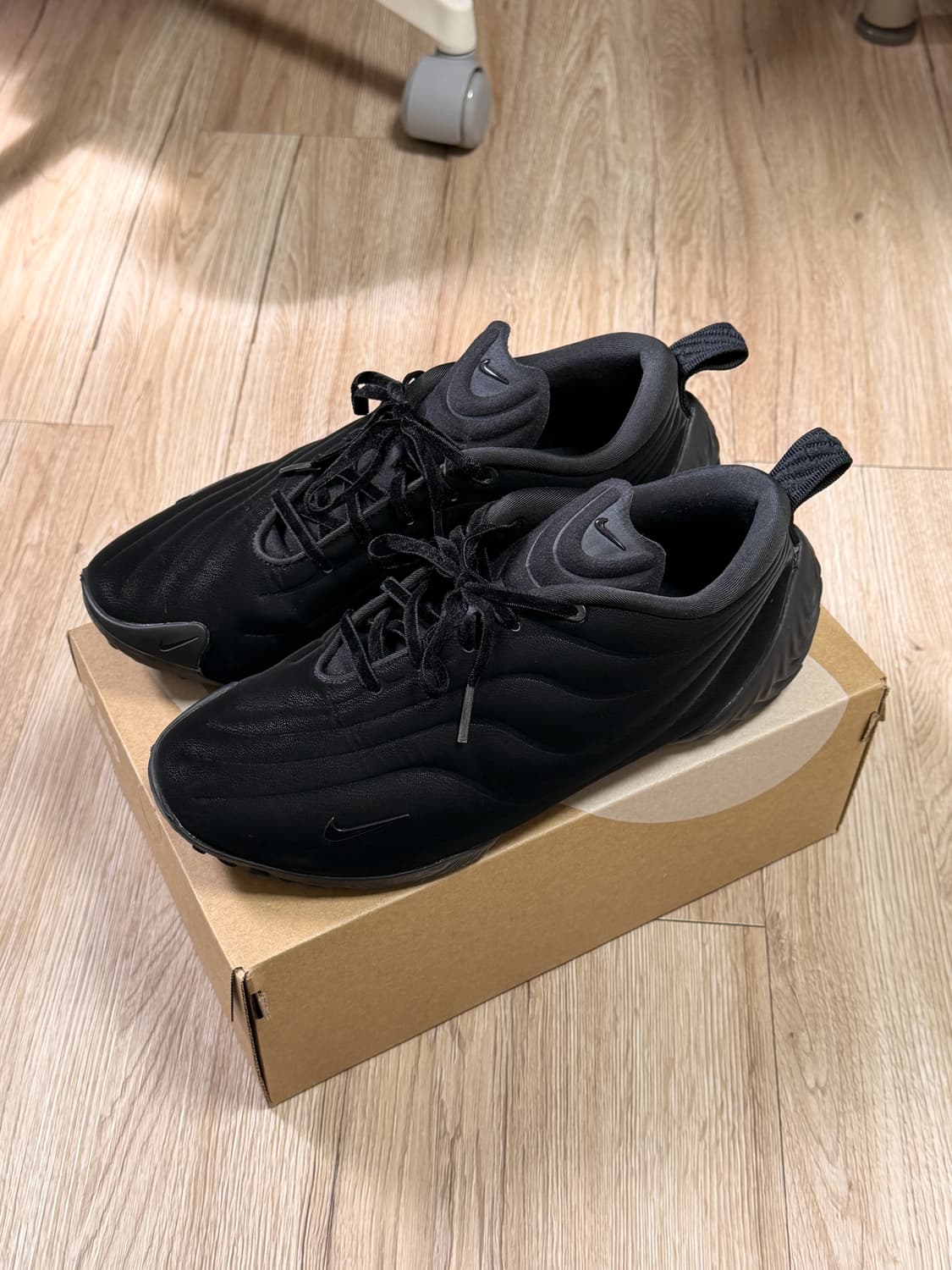 나이키 w astra ultra 245 아스트라 울트라 블랙 (중고) 상품이미지1