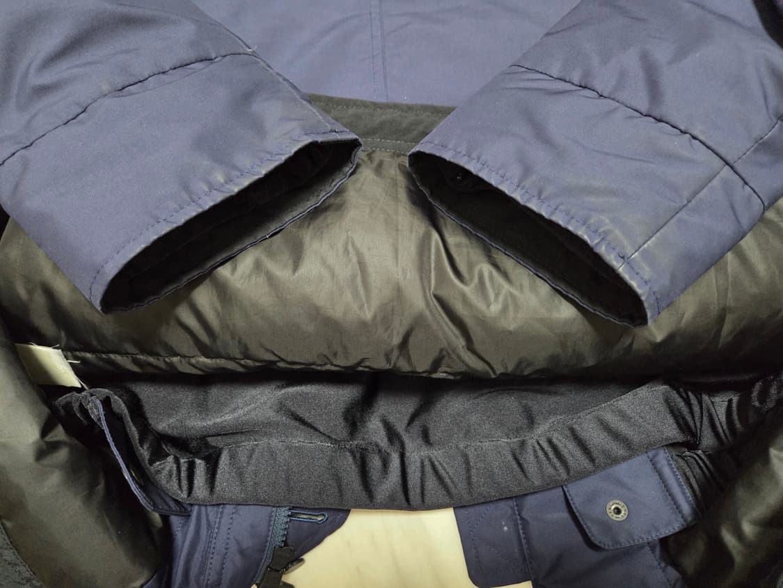 오니츠카타이거 네입 다운 패딩 상품이미지6