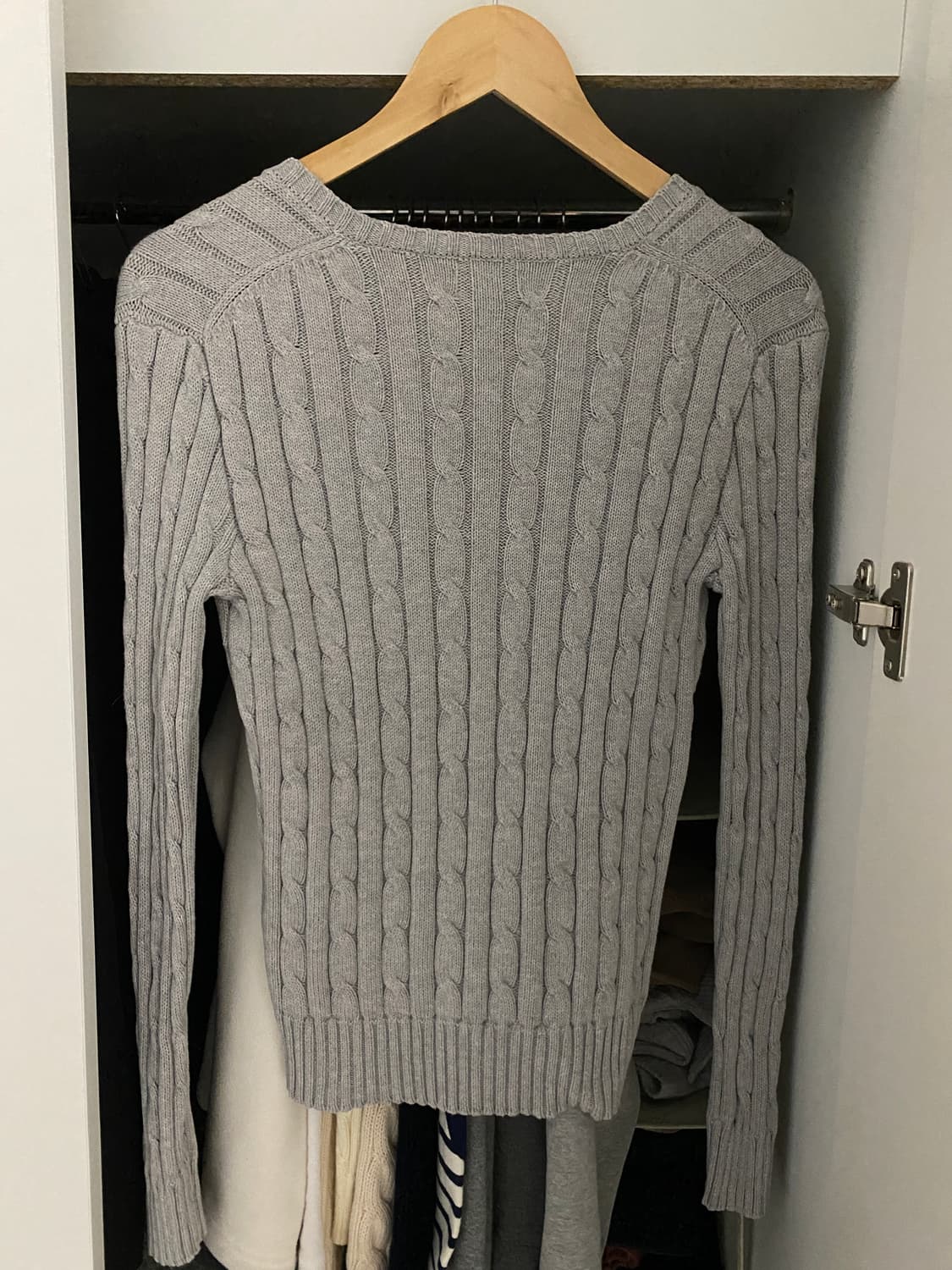 (QR인증 정품) 폴로 브이넥 니트 그레이 xs 상품이미지2