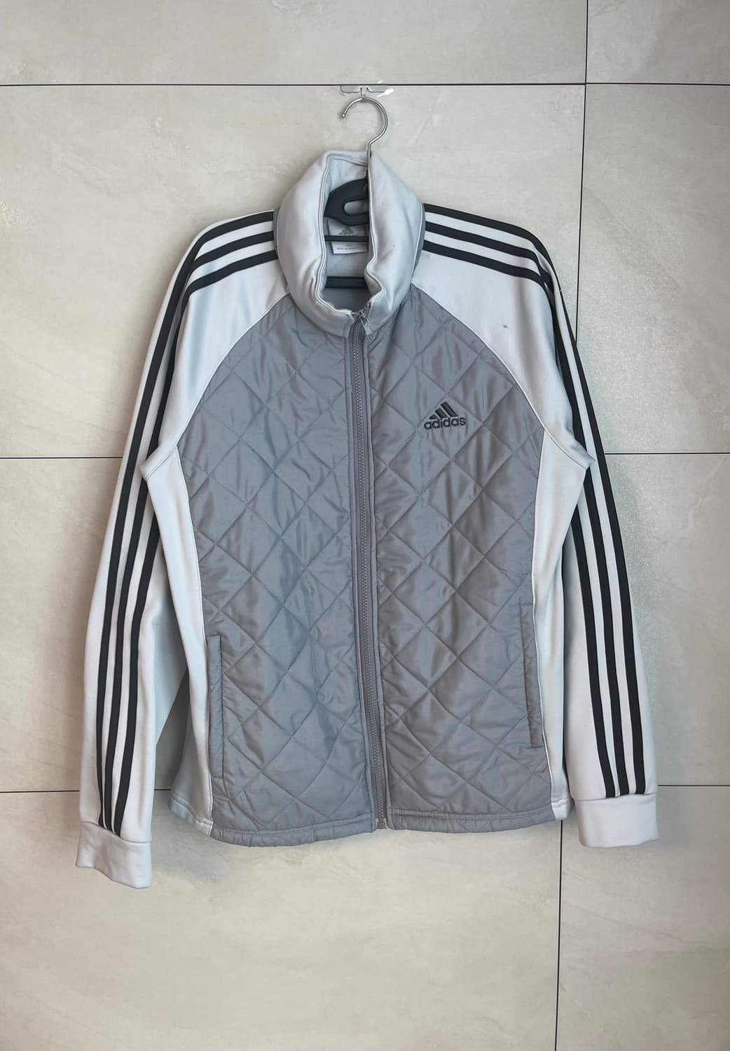 아디다스 퀄팅 자켓 져지 그레이 (100) 상품이미지1