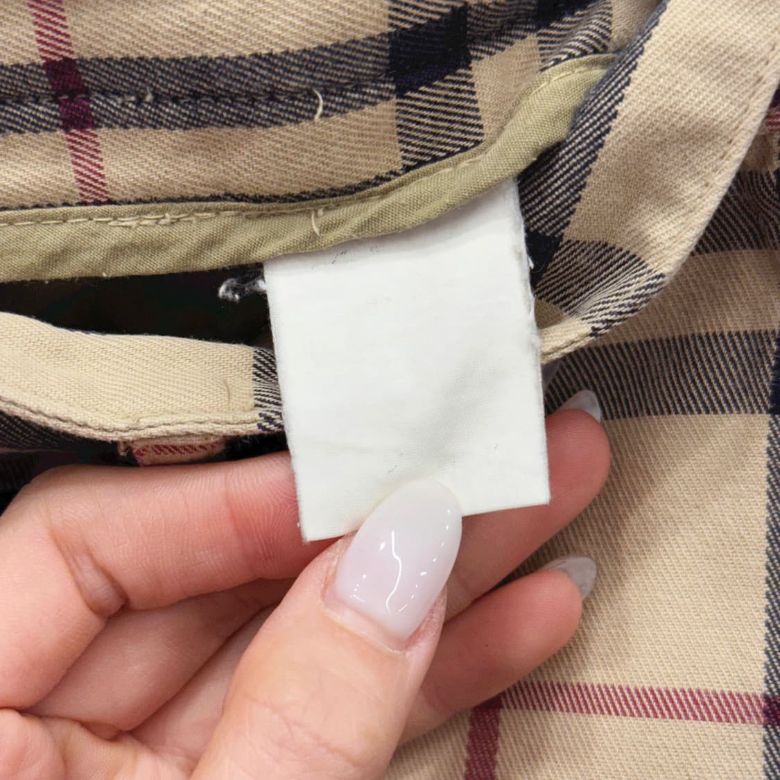 버버리 런던 노바체크 하프팬츠 후면 포켓 버튼 디테일 클래식 베이지 상품이미지8