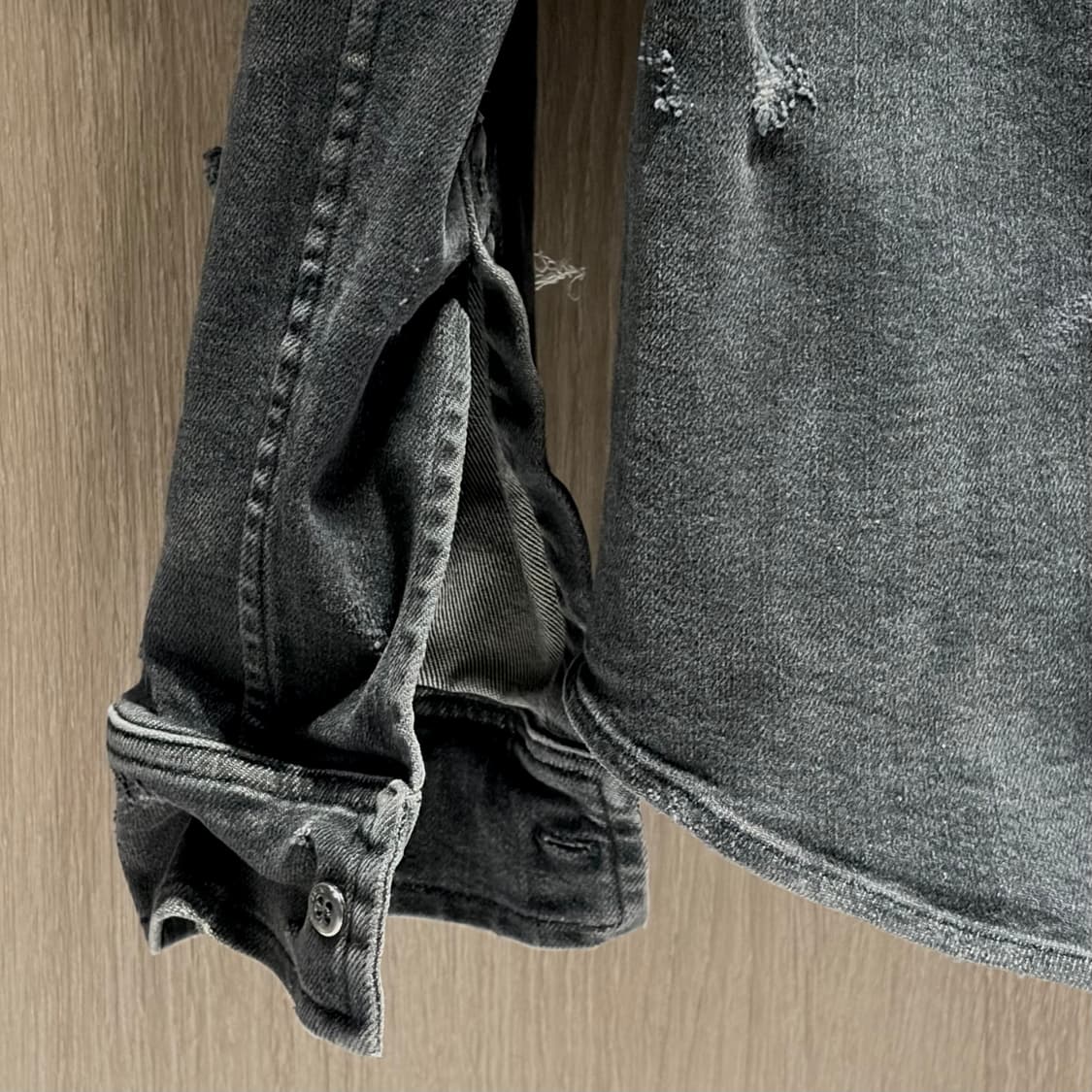 AMIRI 디스트로이드데님 흑청자켓 상품이미지7