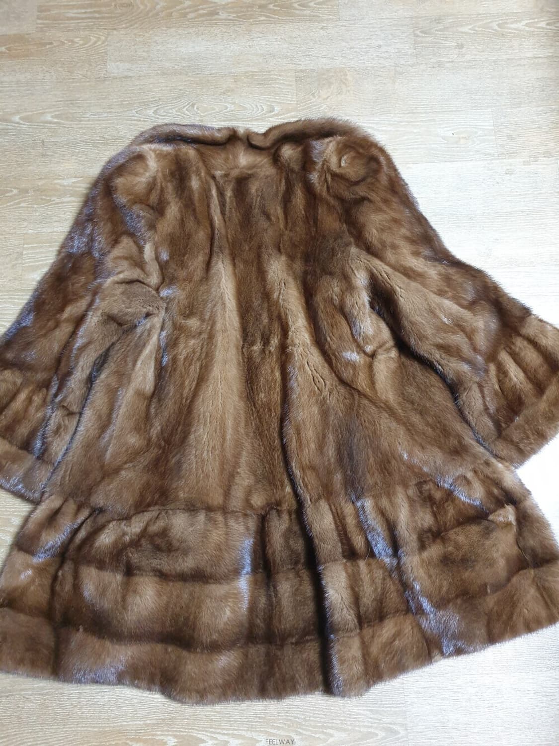 특가세일~휘메일 천연암컷 밍크 럭셔리한 디자인 최고급 모피코트 무스탕 점 상품이미지5