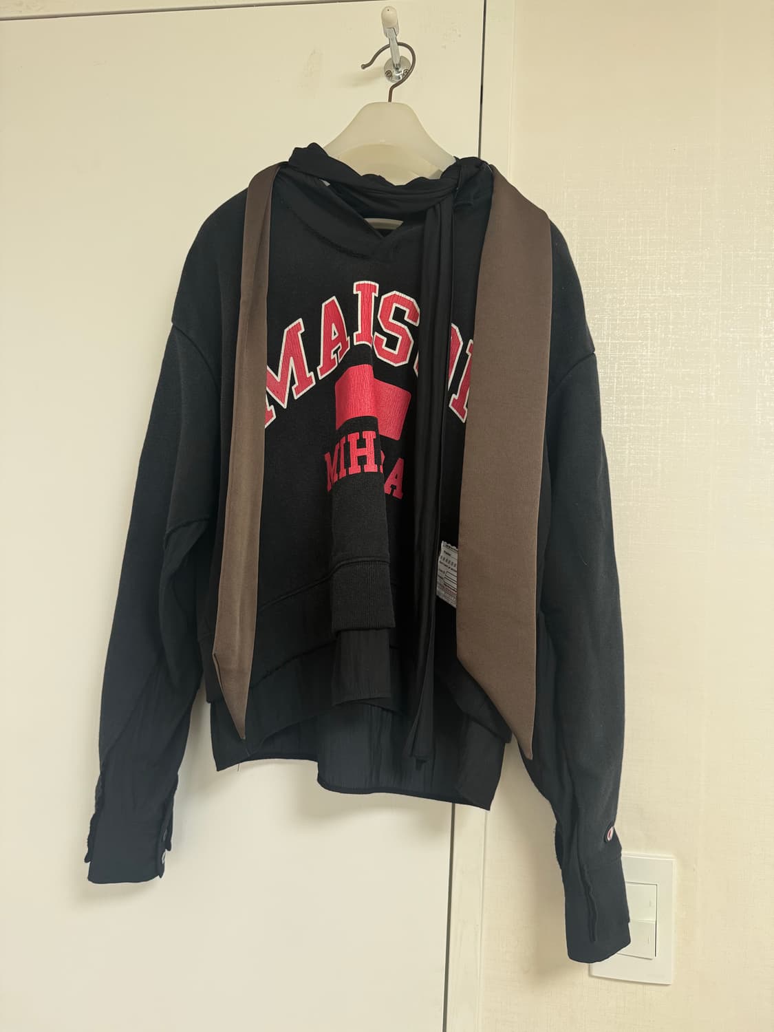 미하라 야스히로 우먼즈 맨투맨 + 스카프 세트 상품이미지2