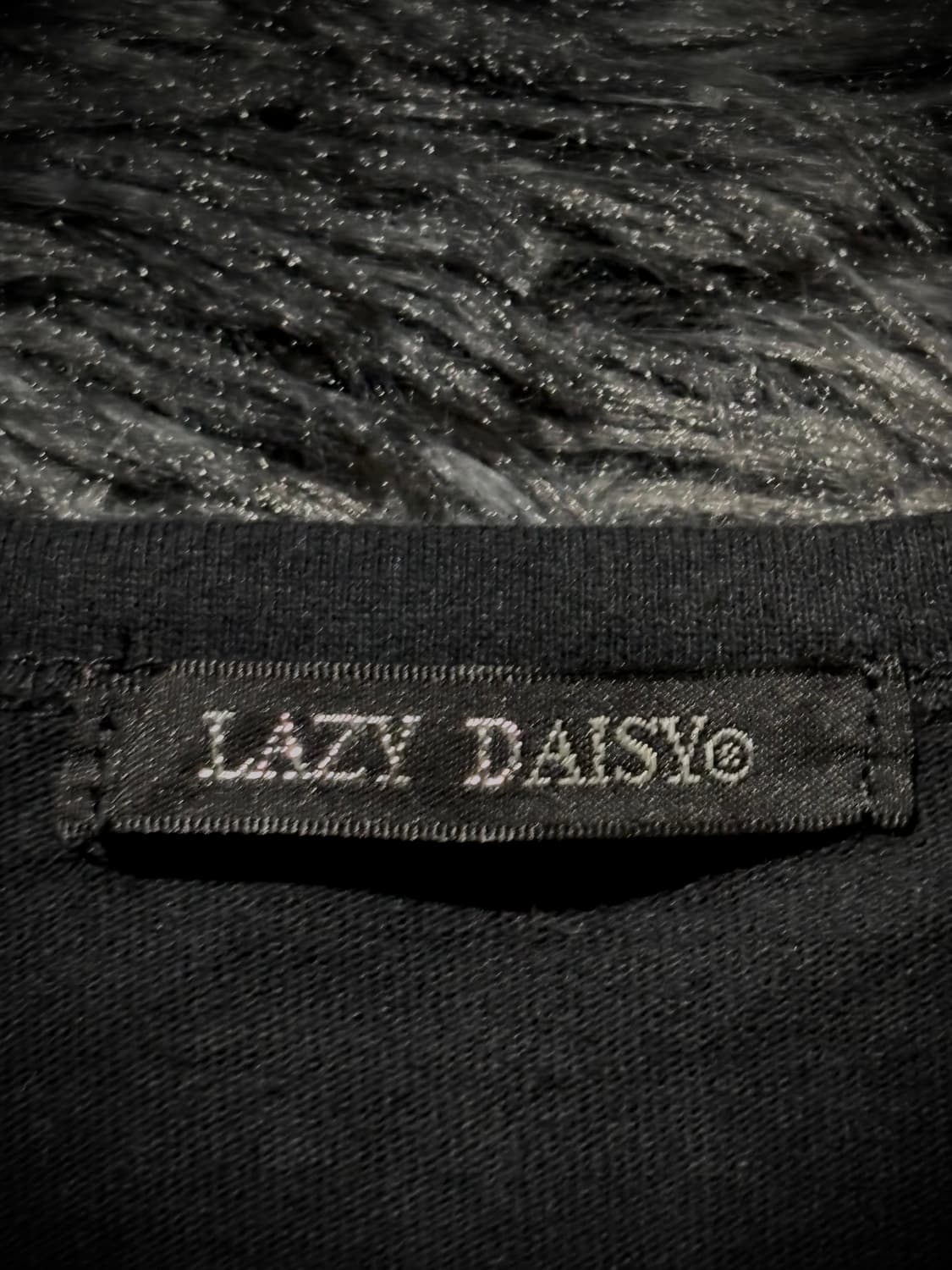 LAZY DAISY 체리 패치 레터링 블랙 반팔 티셔츠 상품이미지9