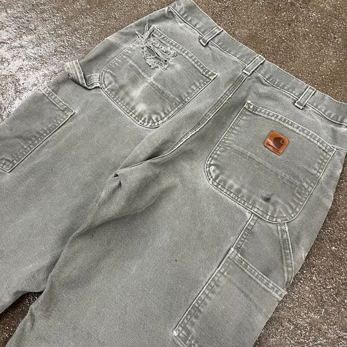 Carhartt 데미지 카펜터 팬츠 (31“) 상품이미지4