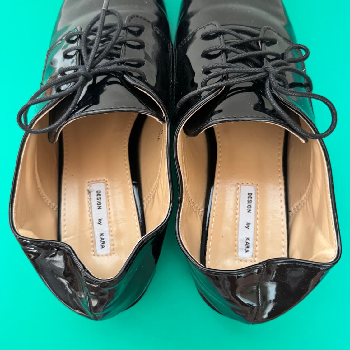 DESIGN by KARA 검정 에나멜 구두 250mm 상품이미지5