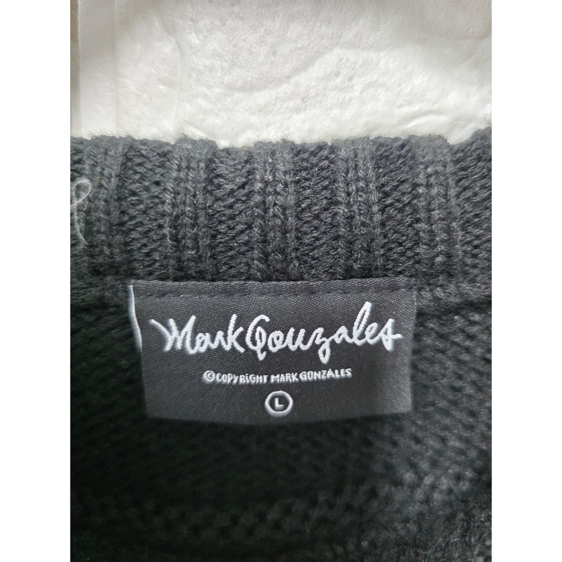 택포) 마크곤잘레스 검정색 니트 L 상품이미지2