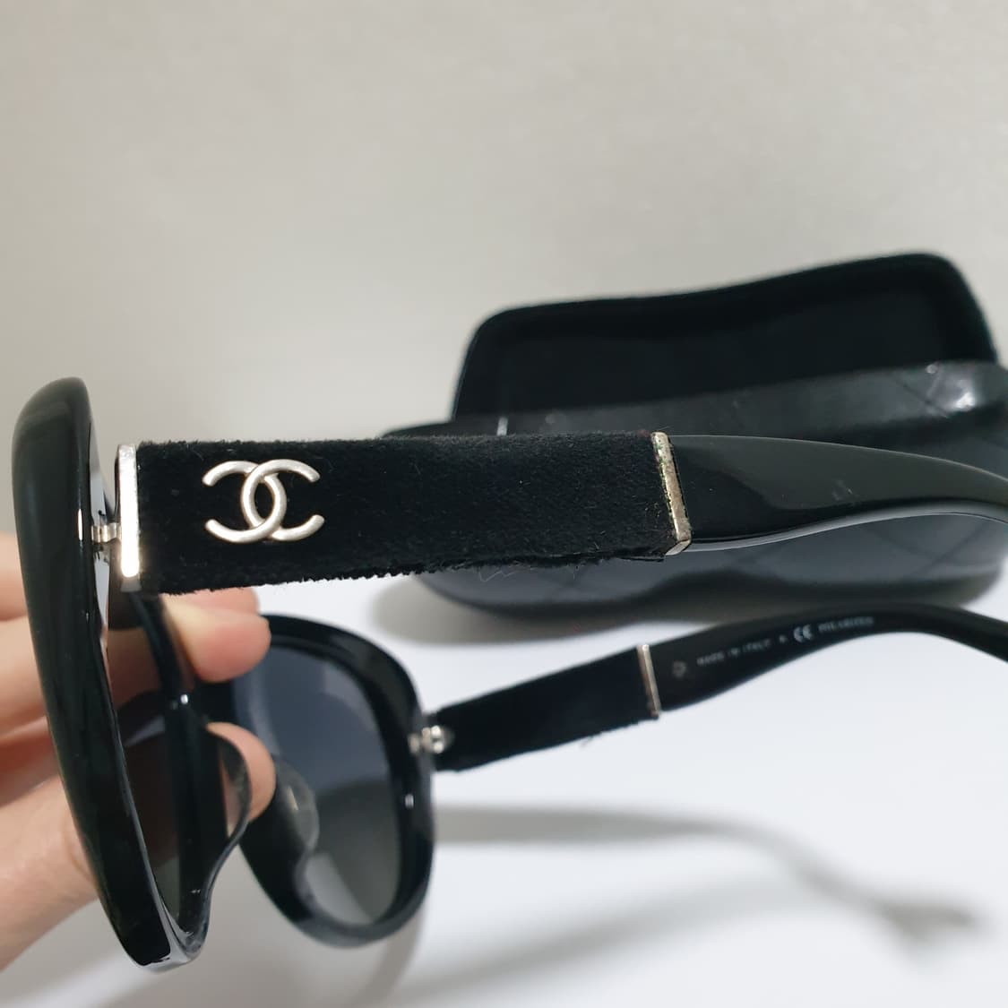 샤넬 빈티지 블랙 스웨이드 선글라스 상품이미지1