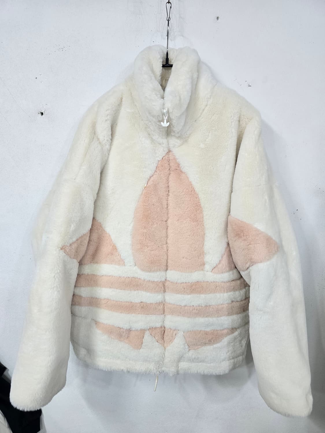 아디다스 빅로고 퍼 자켓 상품이미지1