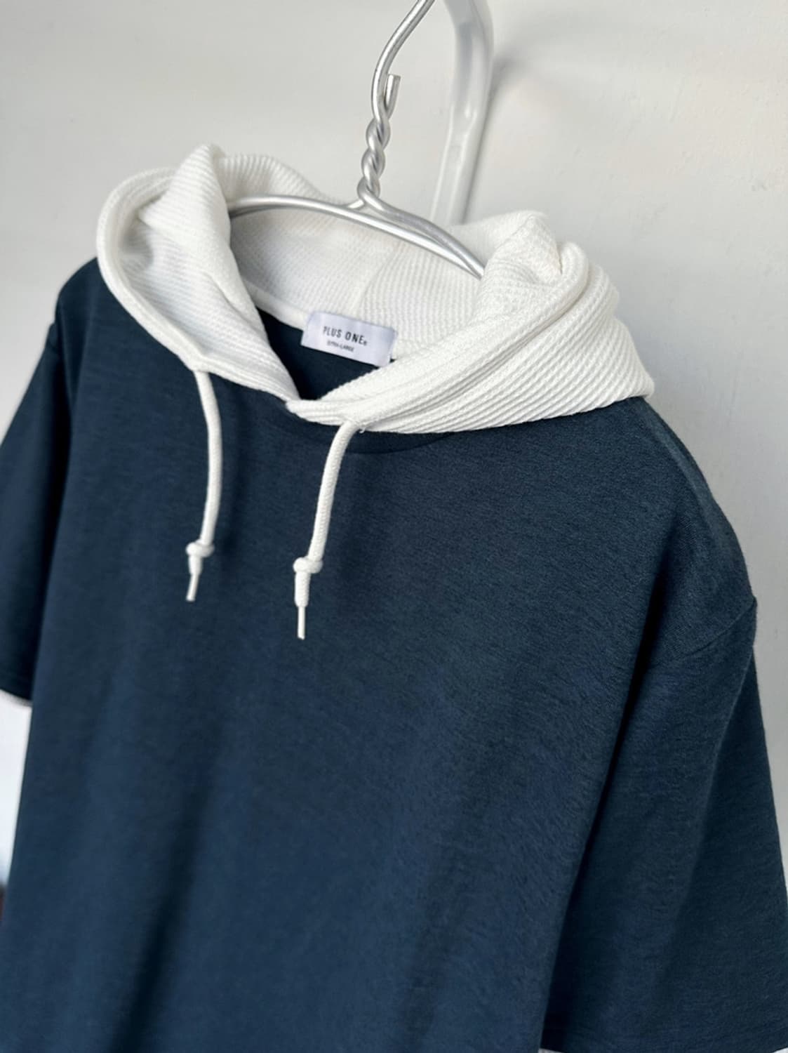 Fake layered hooded H/S tshirt 상품이미지1