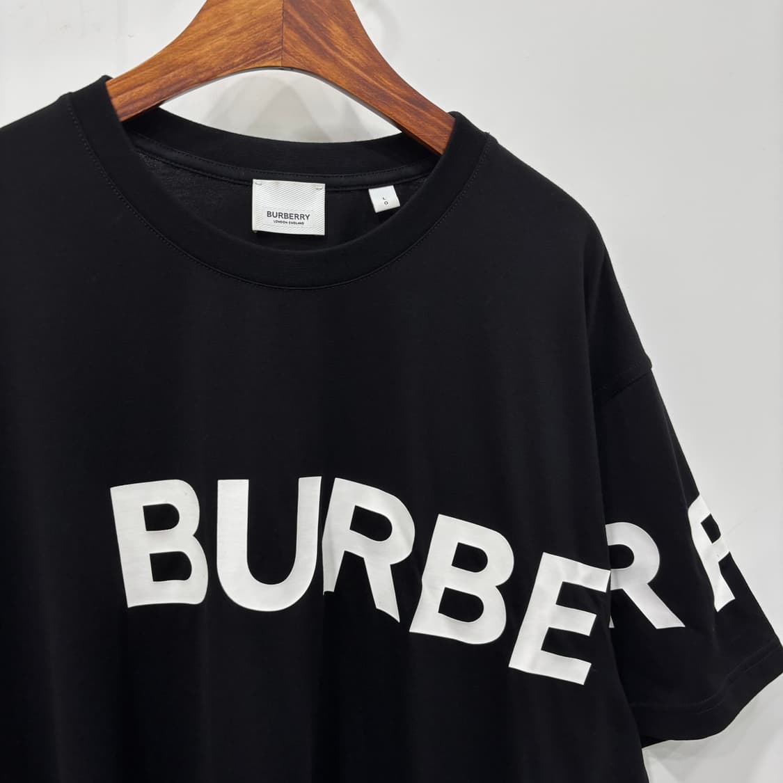 (M)Burberry 호스페리 프린트 오버핏 티셔츠 상품이미지5