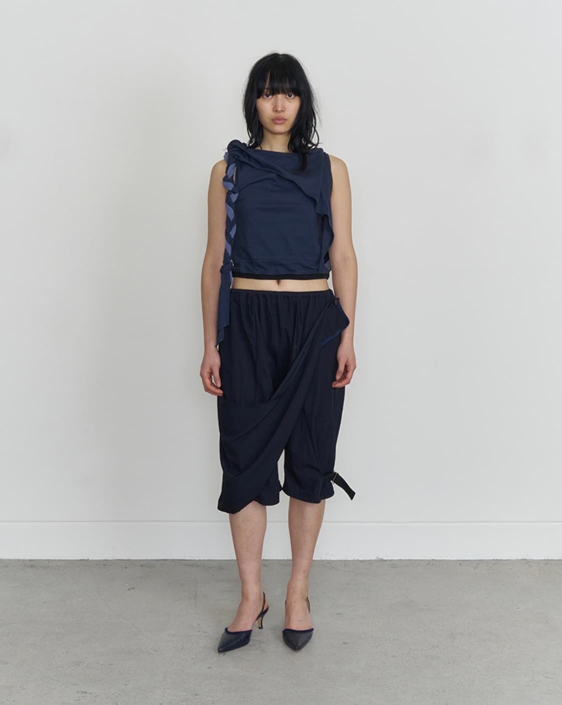 오들리워크샵 Draped Harem Shorts, Midnight 상품이미지1