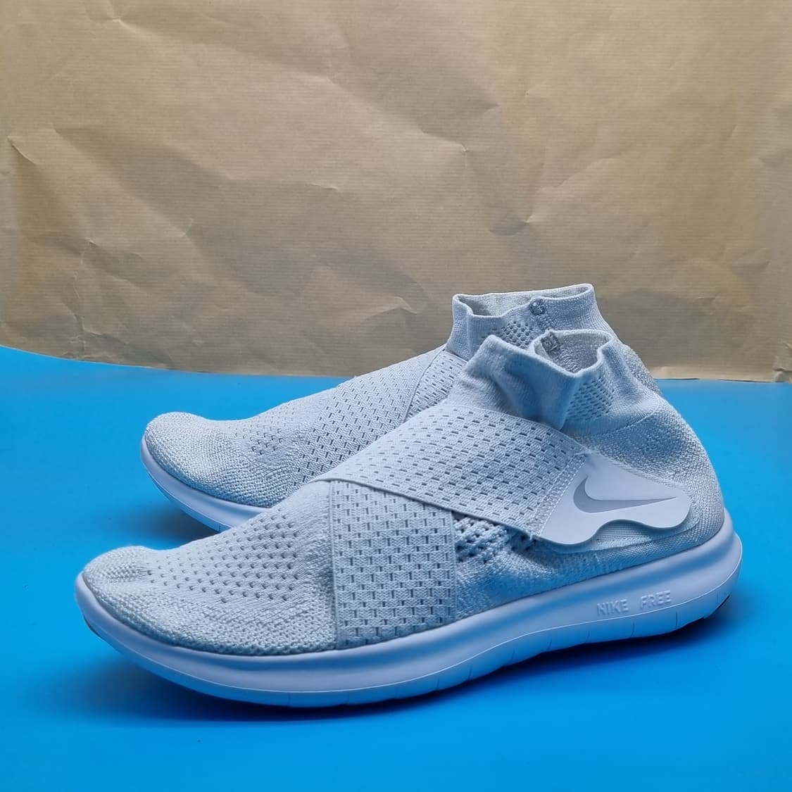 나이키 프리런 모션 플라이니트 런닝화255 상품이미지1