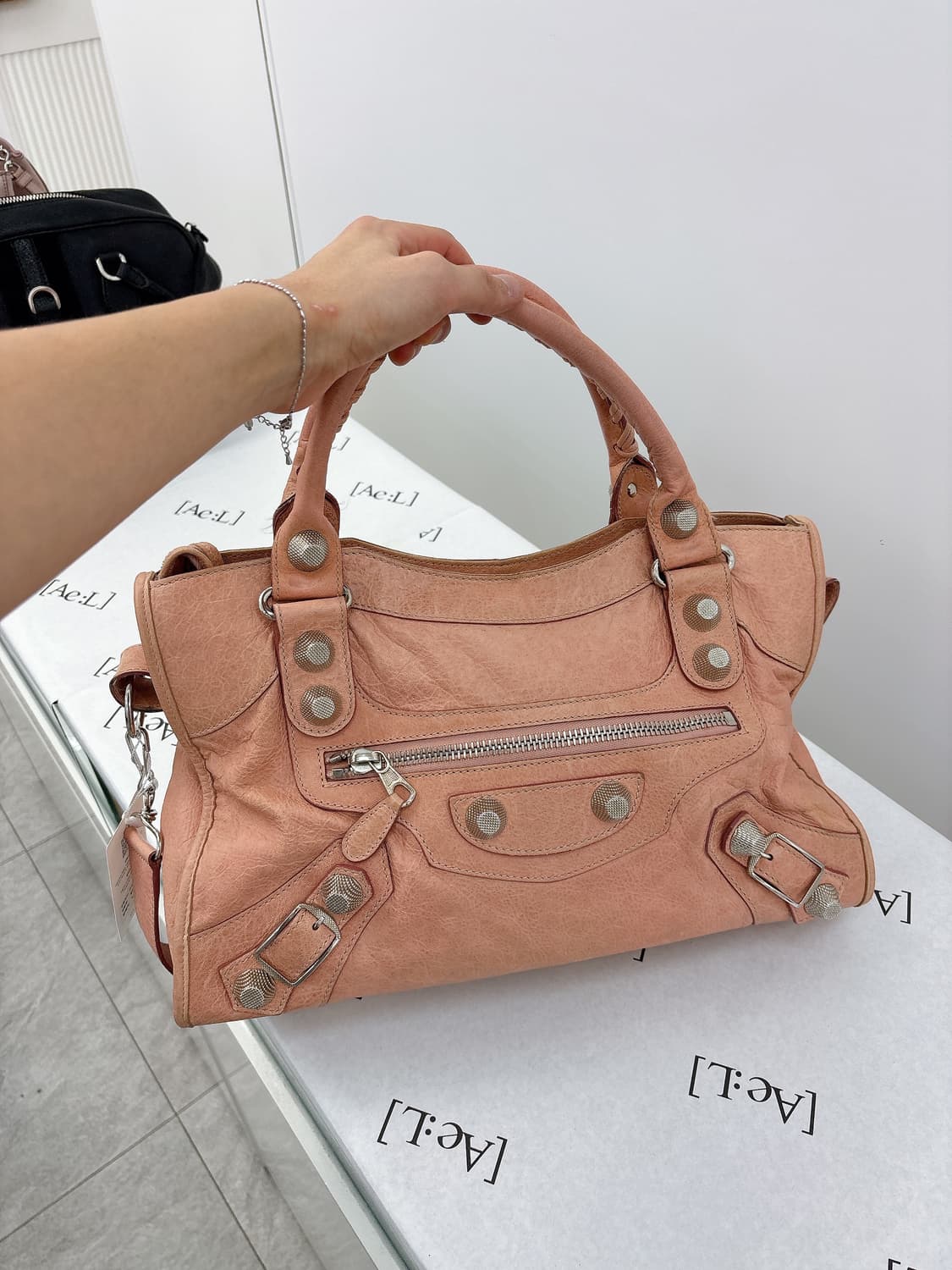 발렌시아가 자이언트 모터 코랄핑크 상품이미지2