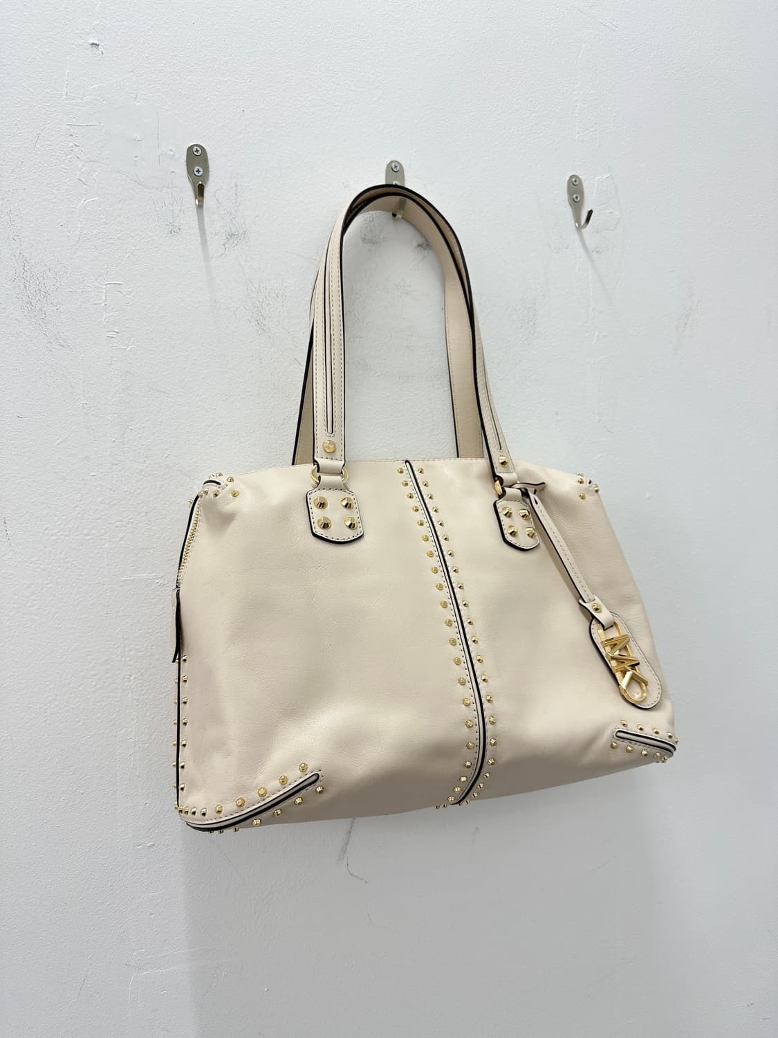 Michael Kors stud leather shoulder bag  상품이미지7
