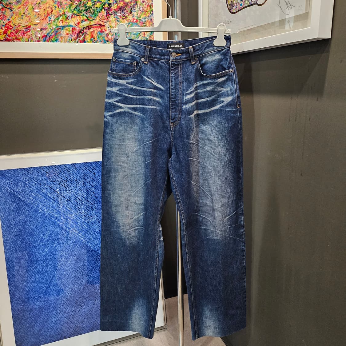 발렌시아가 캣워싱 오각 포켓 데님 팬츠 상품이미지1