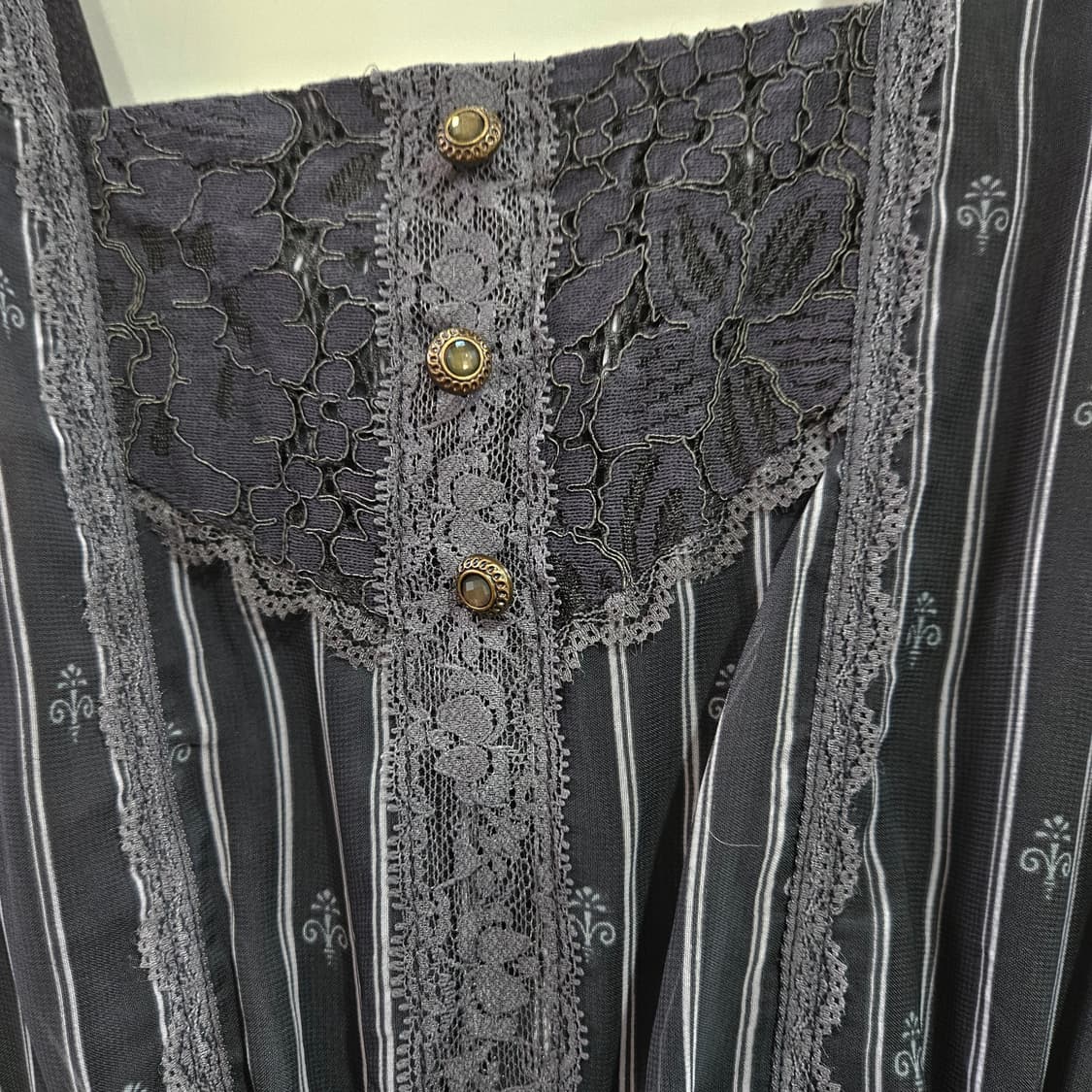 axes femme(엑시즈팜) 스트라이프 레이스 원피스 상품이미지2