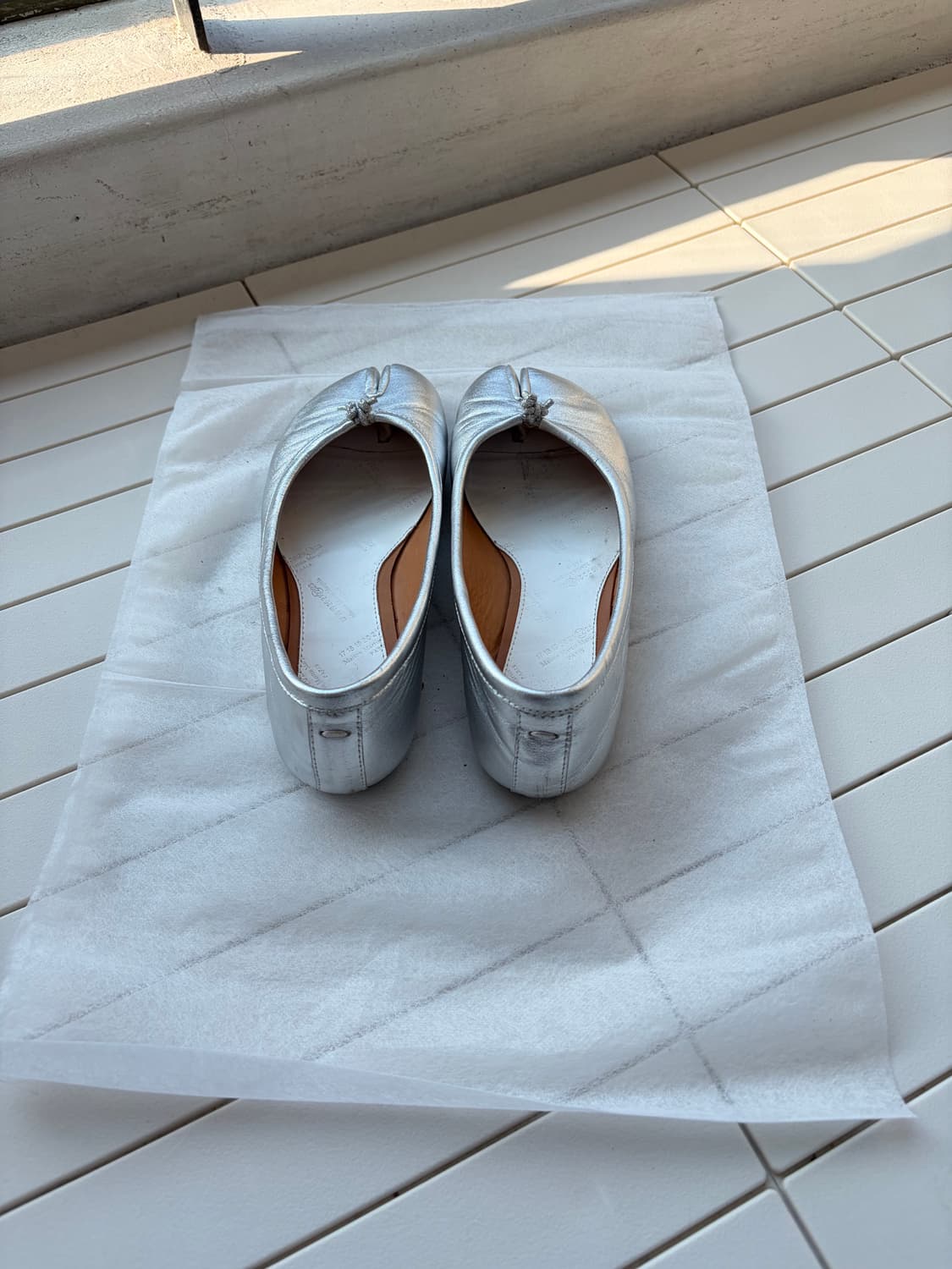 마르지엘라 타비 플랫 실버 38 상품이미지3