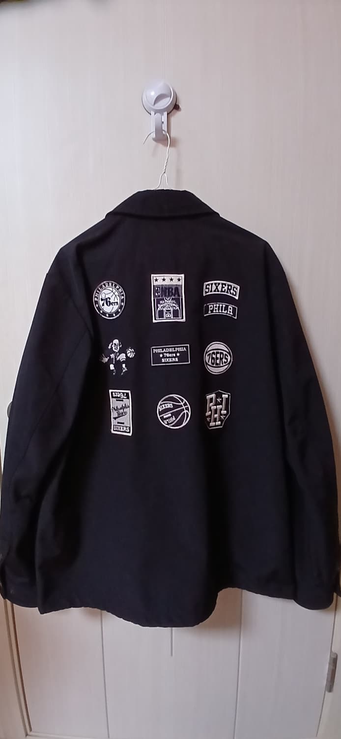 NBA 필라델피아 세븐티식서스 빈티지 스타일의 블랙 코치 재킷(2XL) 상품이미지3