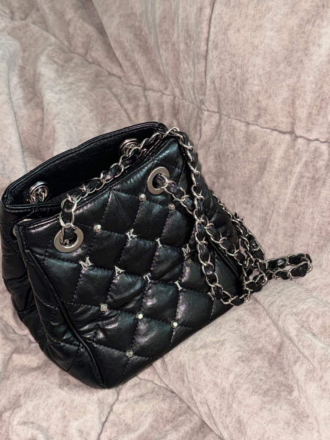 마뗑킴 스터드 미니 퀼팅 버킷백 블랙  상품이미지2