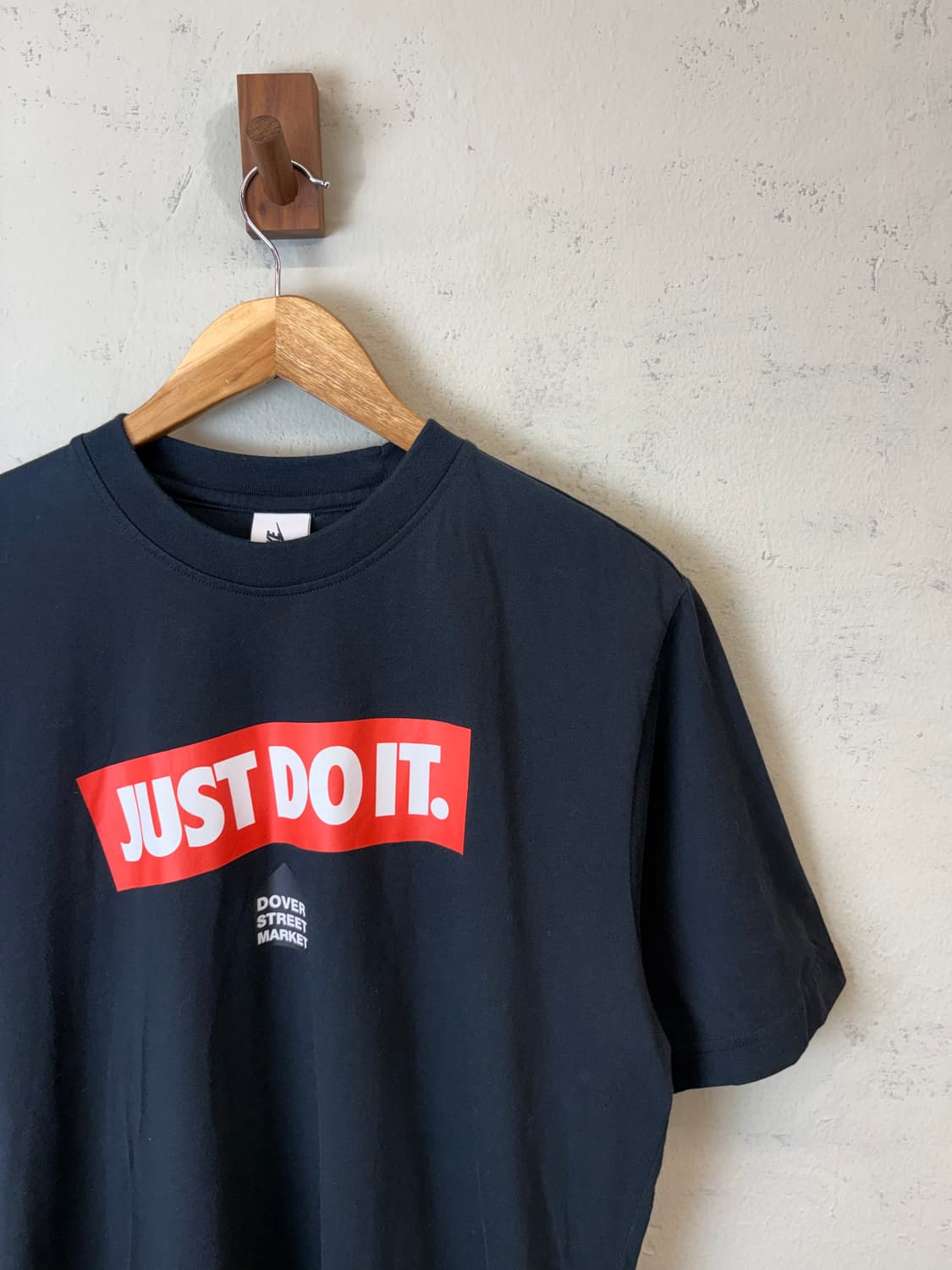 나이키 도버스트릿마켓 블랙 반팔티 상품이미지2