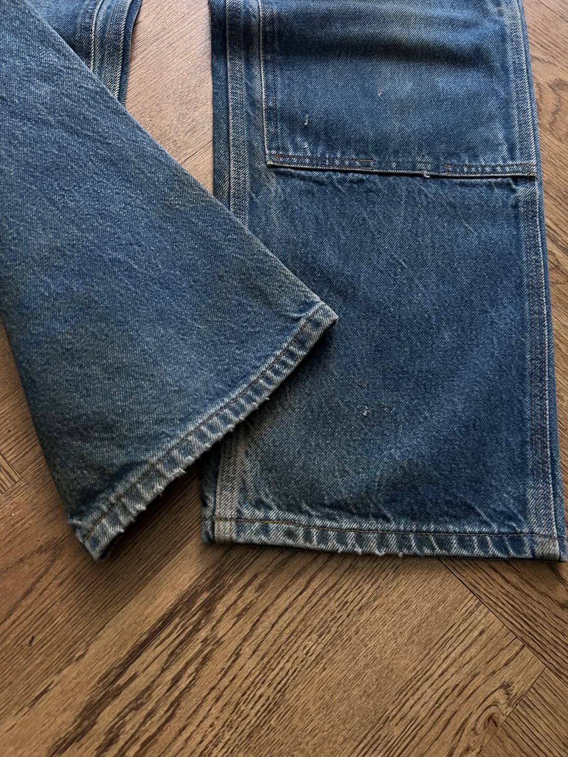 [34]칼하트 Made in USA 더티워싱 더블니 워크 데님 팬츠 상품이미지3