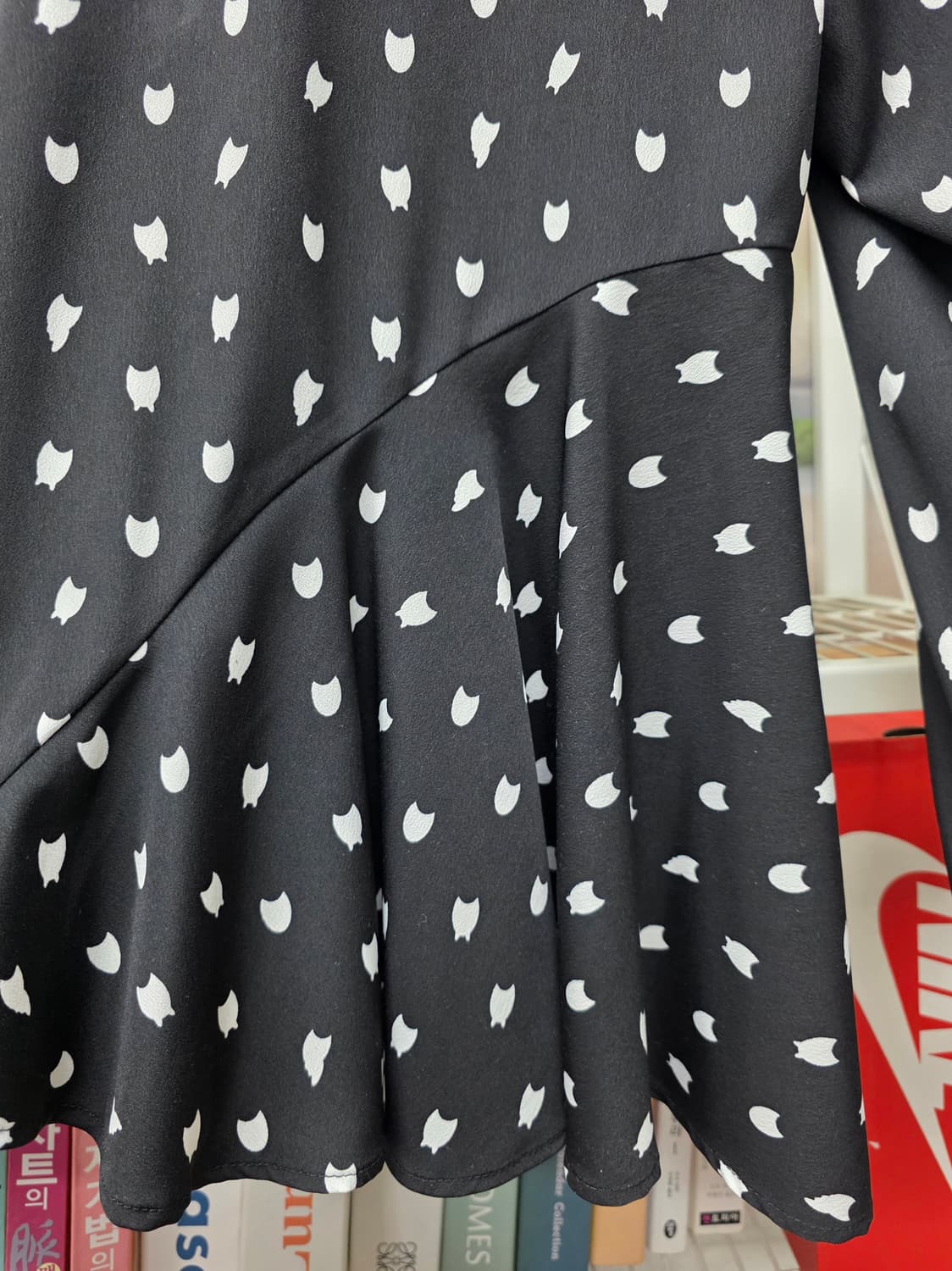 럭키슈에뜨 블라우스 55 언발란스 플레어 블라우스 WM31  상품이미지5