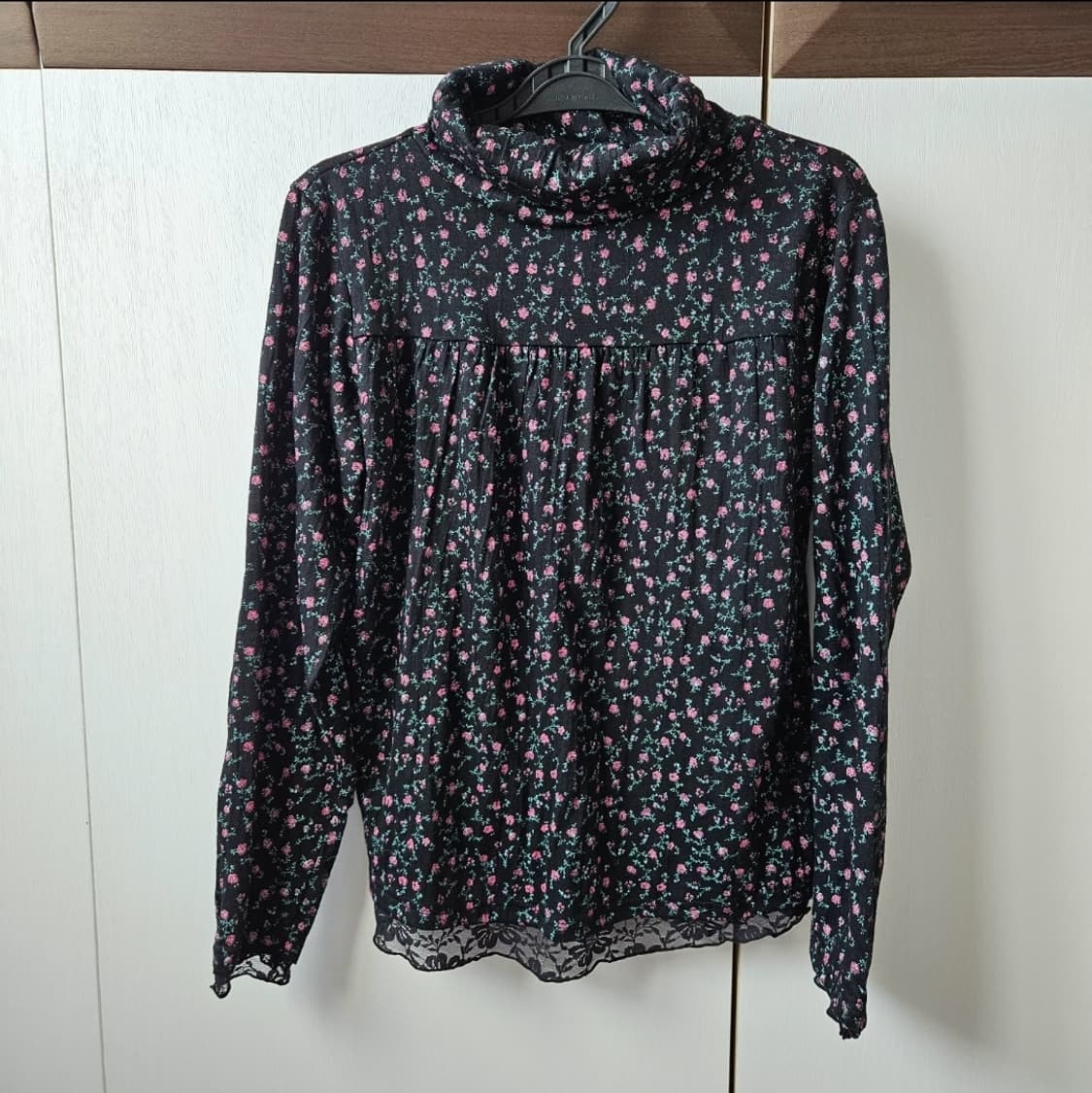 빈티지 플라워 레이스 목폴라티 모리걸 레이어드 잔꽃티셔츠 상품이미지1