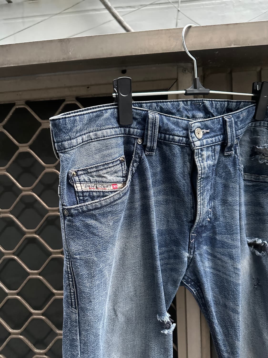 Diesel denim destroyed jeans 상품이미지2