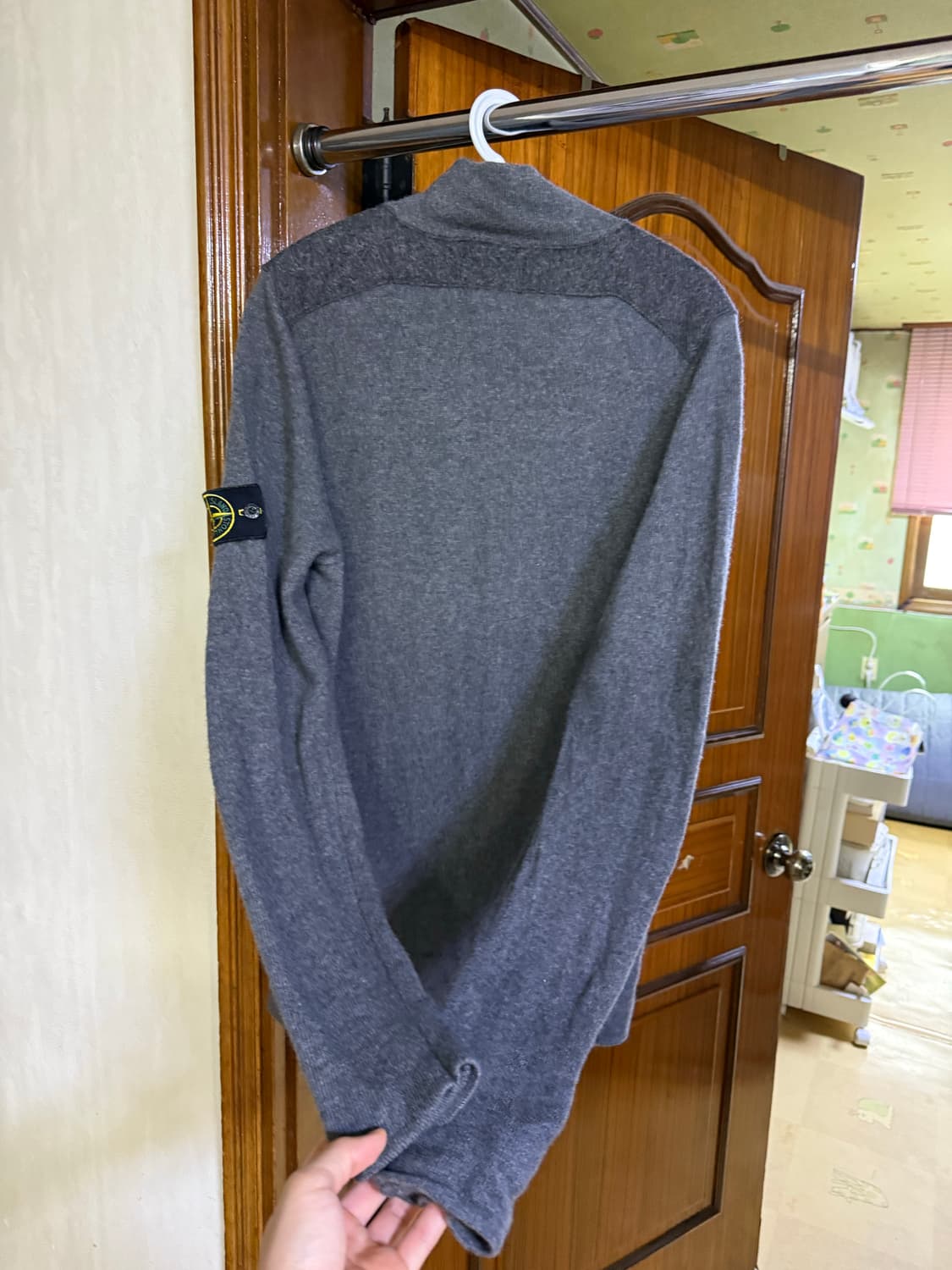 안냐세요 스톤아일랜드 반집업 니트 L 판매합니다(정품)(진짜이쁨sss급) 상품이미지3