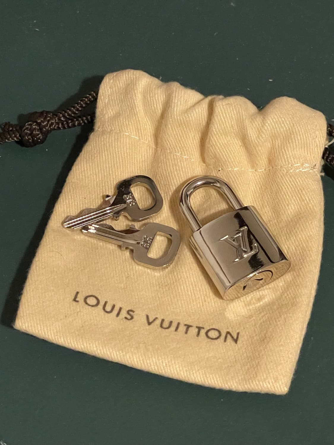 louis vuitton 루이비통 은장 자물쇠 세트  상품이미지2