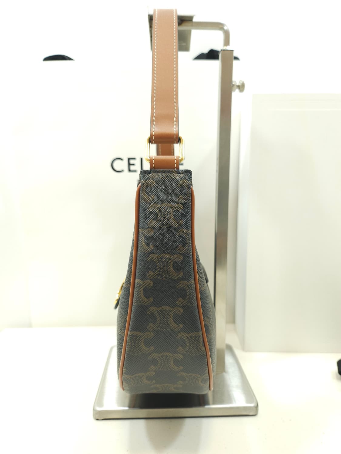 [새상품급/풀구성] 셀린느 미디엄 트리옹프 아바백 캔버스 상품이미지4