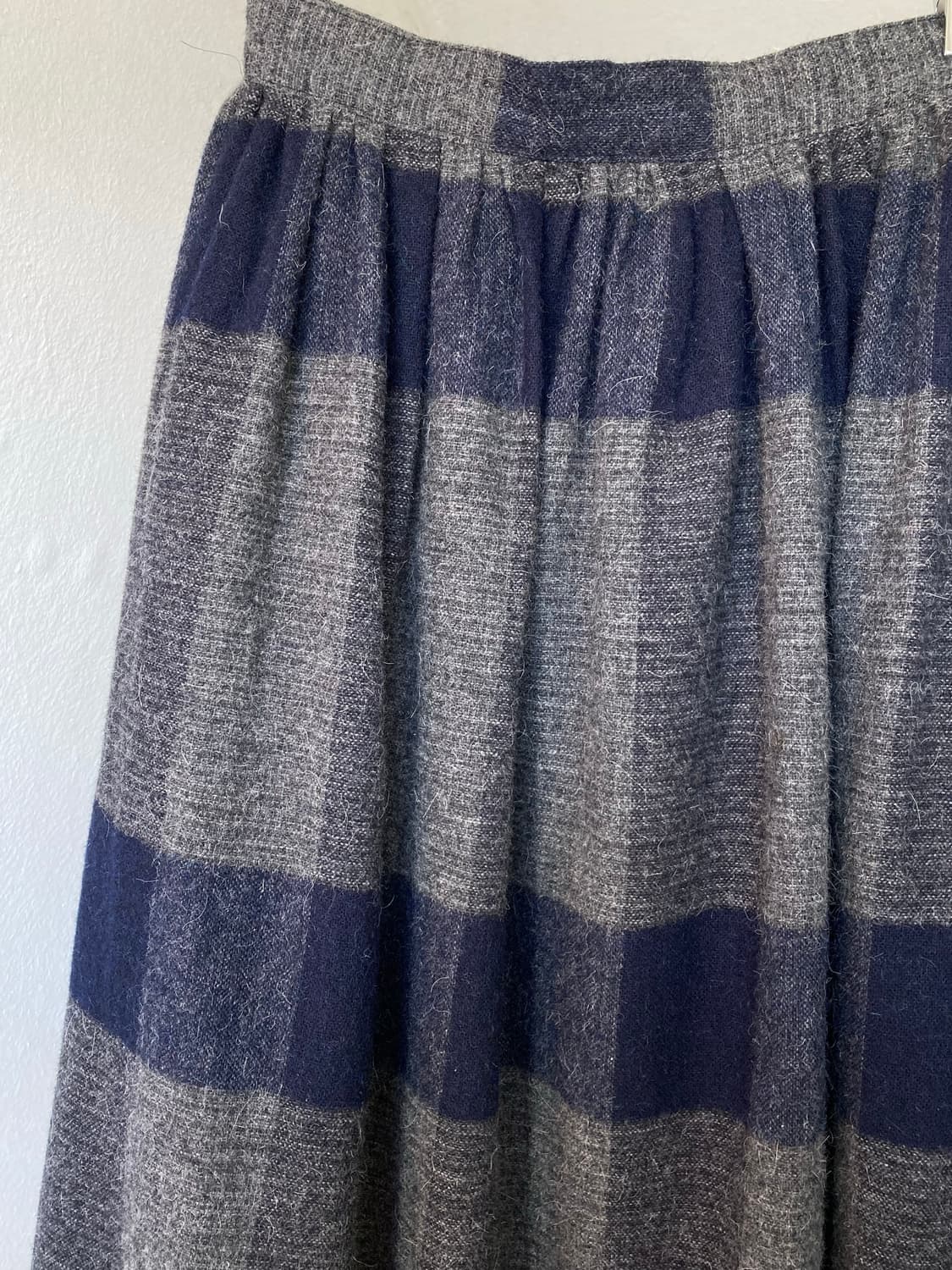 울 100% 플레어 미디 스커트 상품이미지2