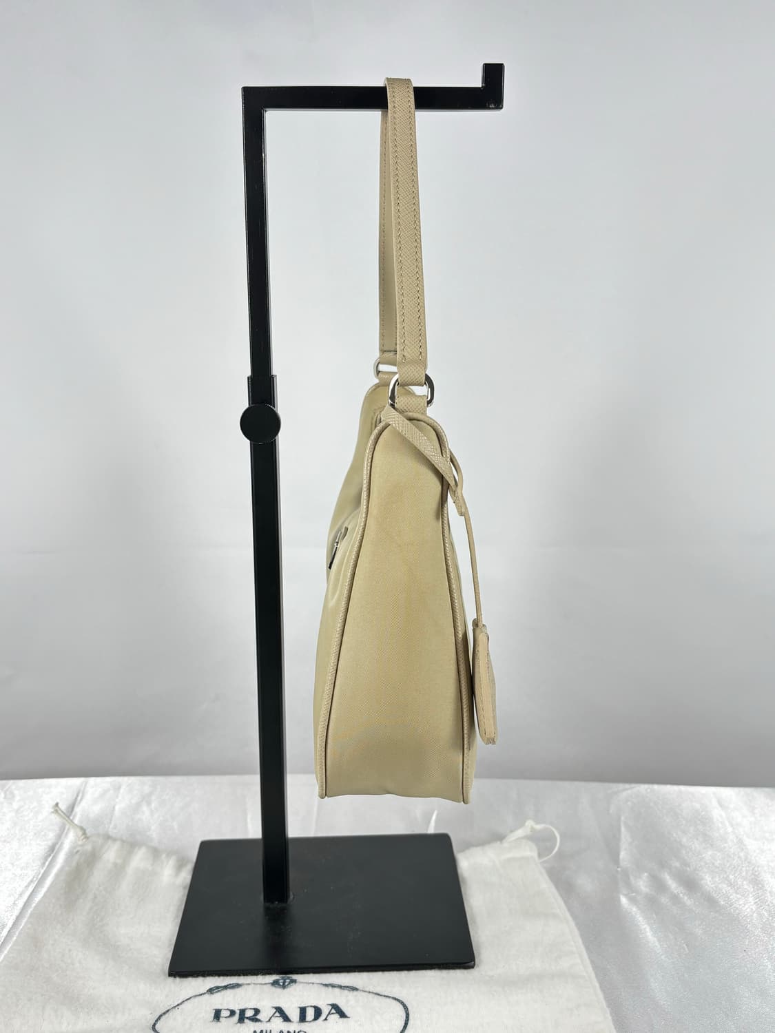 (정품)프라다 리에디션2005 나일론 숄더백 호보백 베이지 상품이미지8
