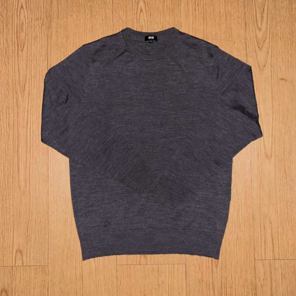 유니클로 메리노 크루넥 스웨터 그레이 상품이미지3